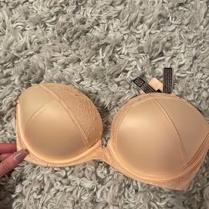 STRAPLESS VS BRA